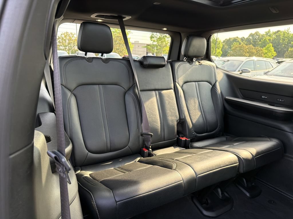 Used 2023 Jeep Wagoneer Series II AWD/4WD image 17