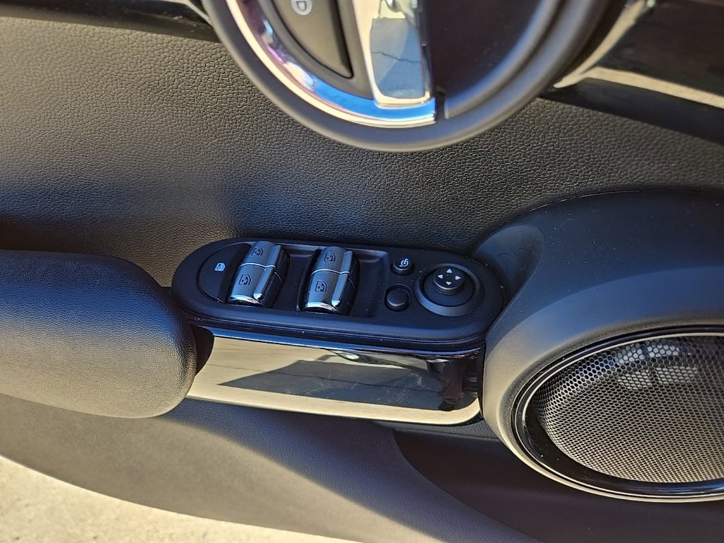 Used 2018 MINI Cooper S image 37