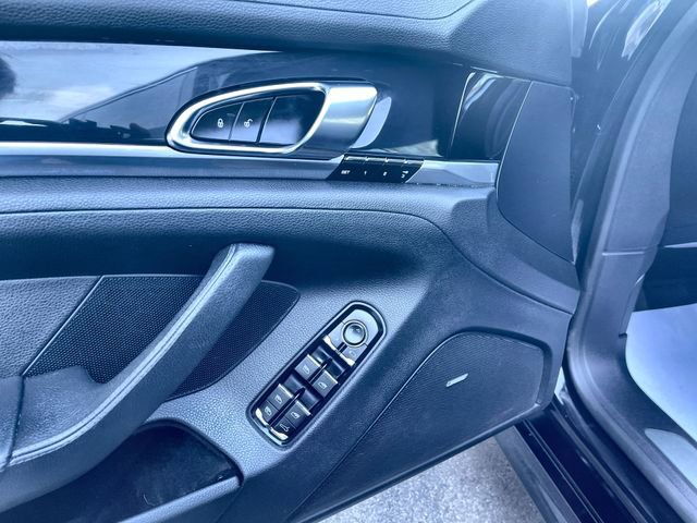 Used 2013 Porsche Panamera 4S image 20
