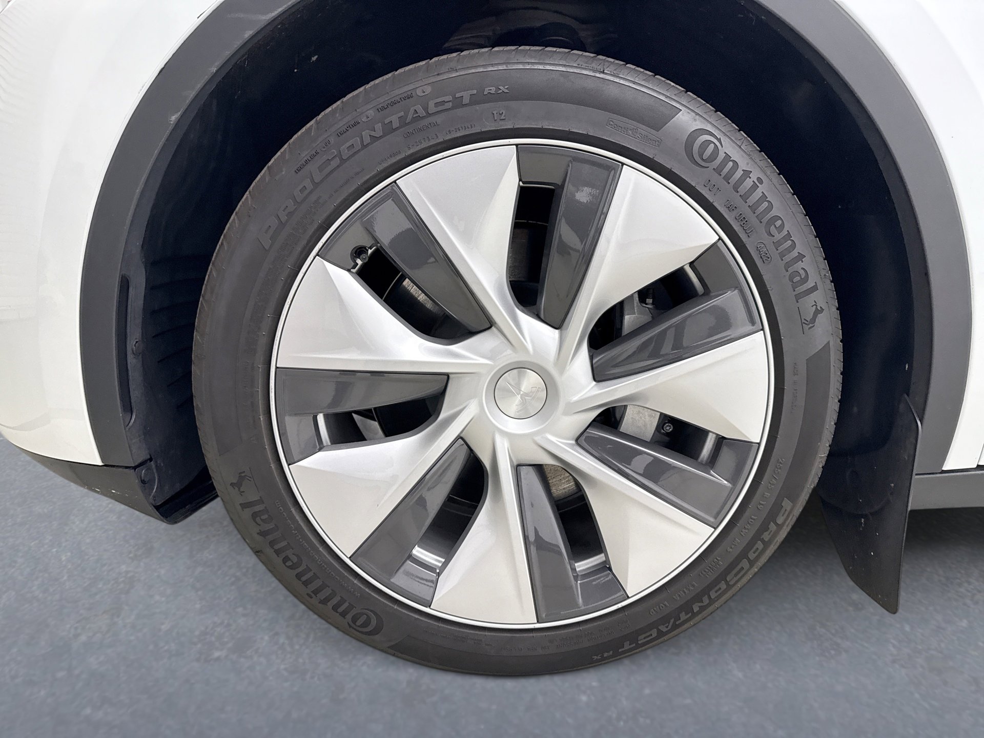 Used 2023 Tesla Model Y Long Range image 21