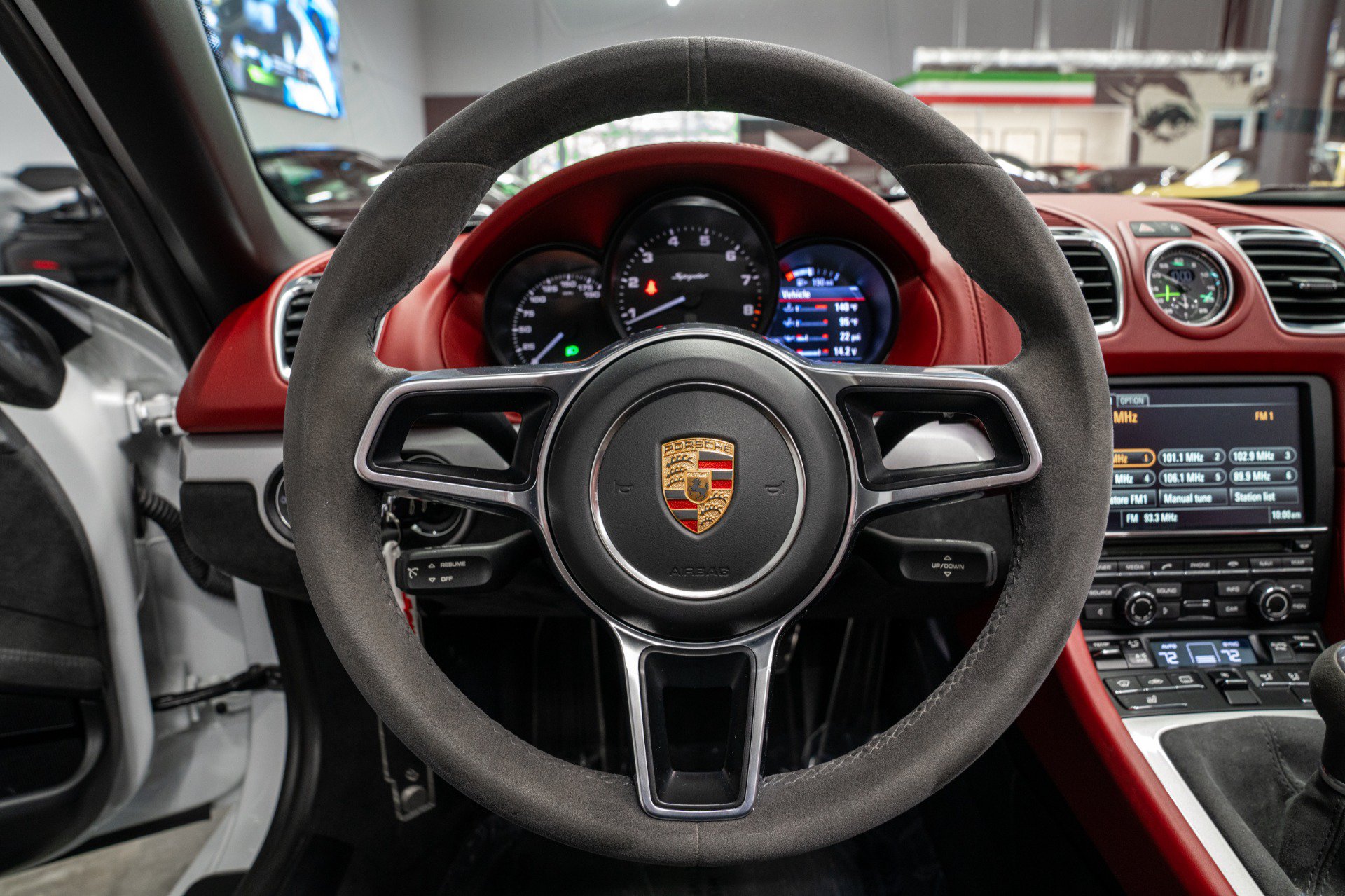 Used 2016 Porsche Boxster Spyder RWD image 15