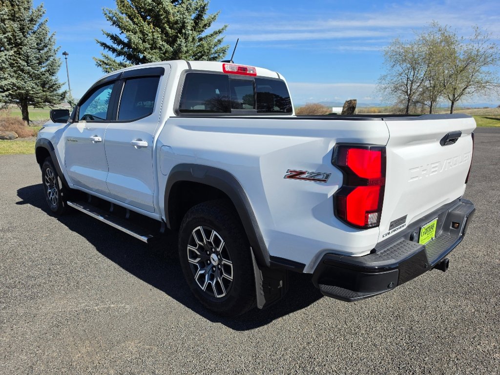 Used 2024 Chevrolet Colorado Z71 w/ Z71 Convenience Package 2 image 8