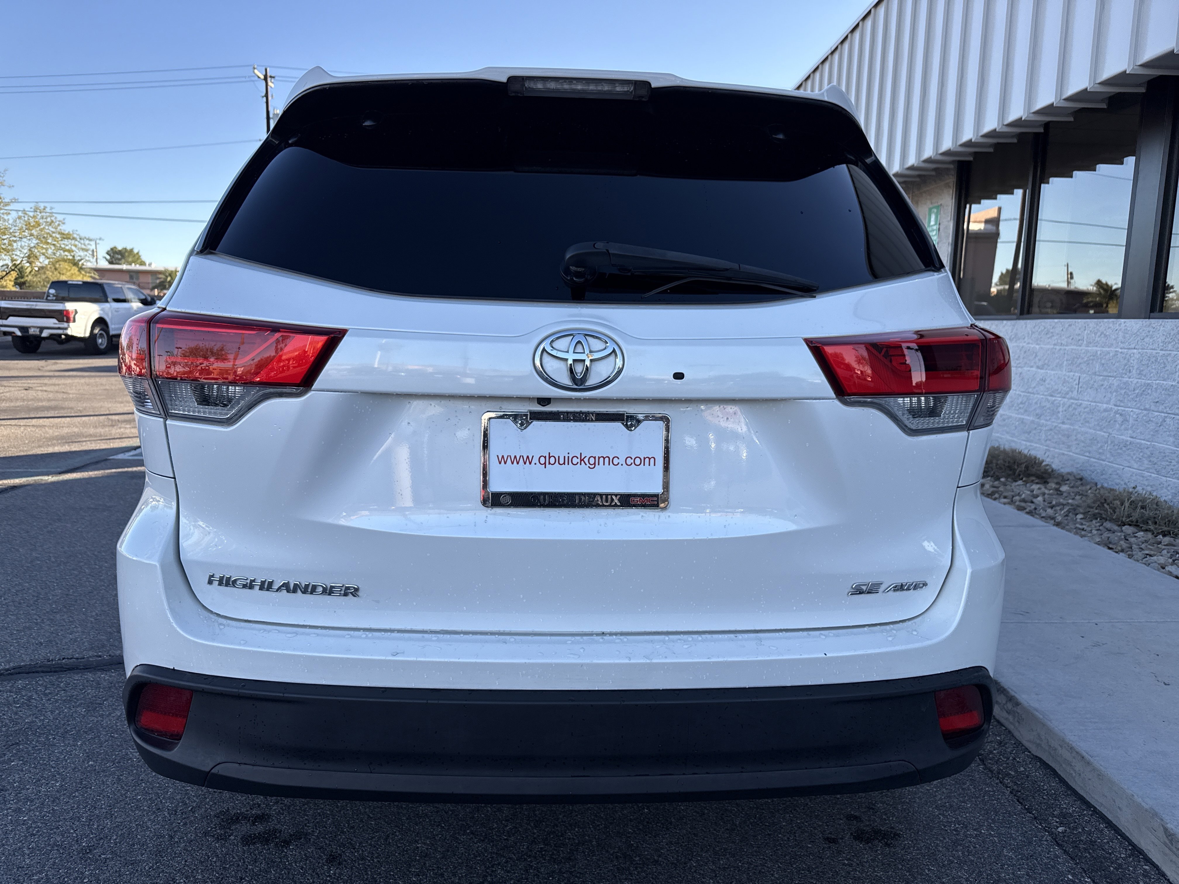 Used 2017 Toyota Highlander SE image 9