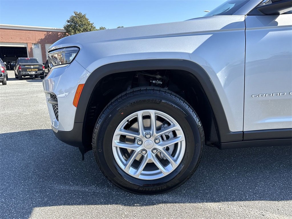 New 2025 Jeep Grand Cherokee Laredo X image 9