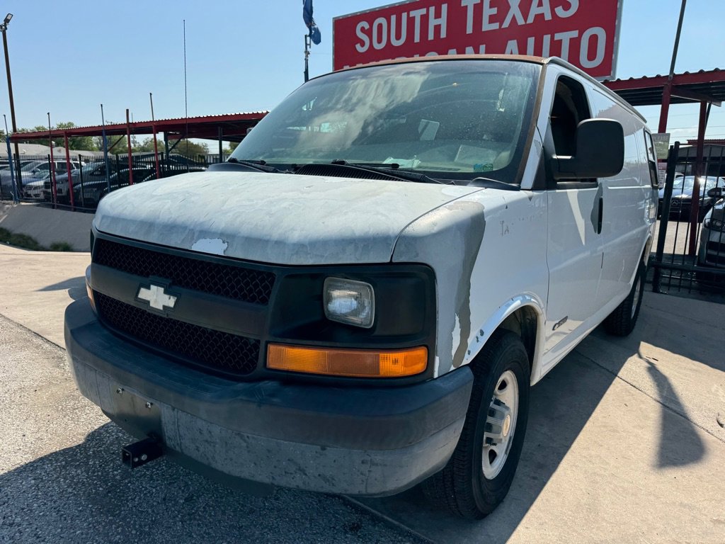 Used 2004 Chevrolet Express 3500 image 5