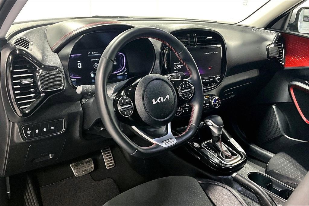 Used 2025 Kia Soul GT-Line image 16