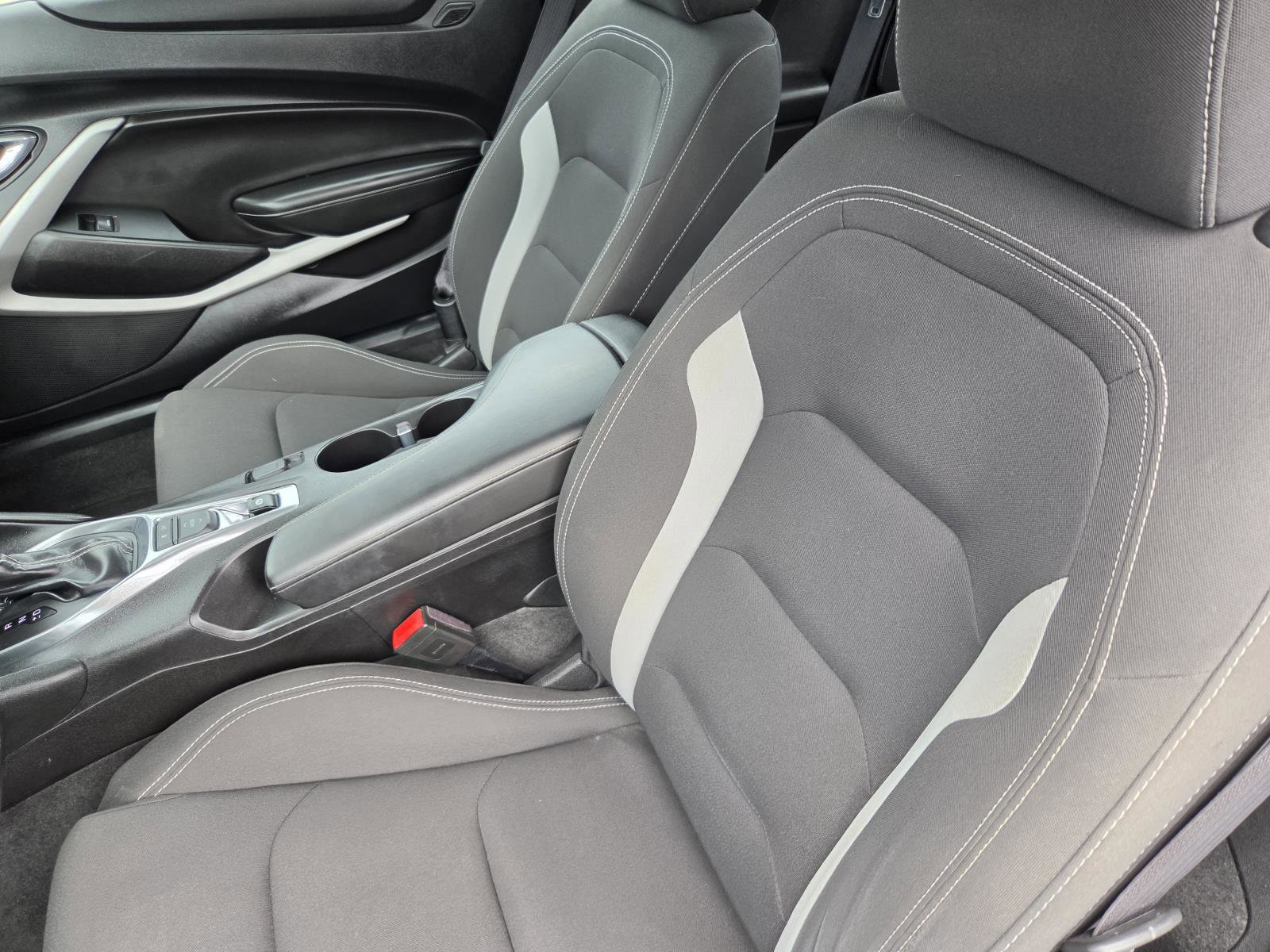 Used 2018 Chevrolet Camaro LT RWD image 15