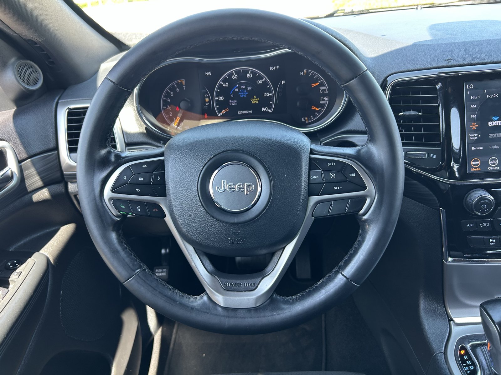 Used 2020 Jeep Grand Cherokee Altitude RWD image 23