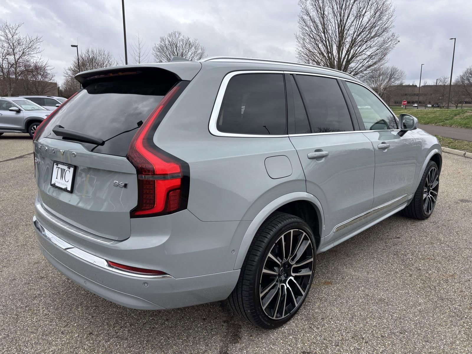 New 2026 Volvo XC90 B6 Plus w/ Protection Package Premier image 5