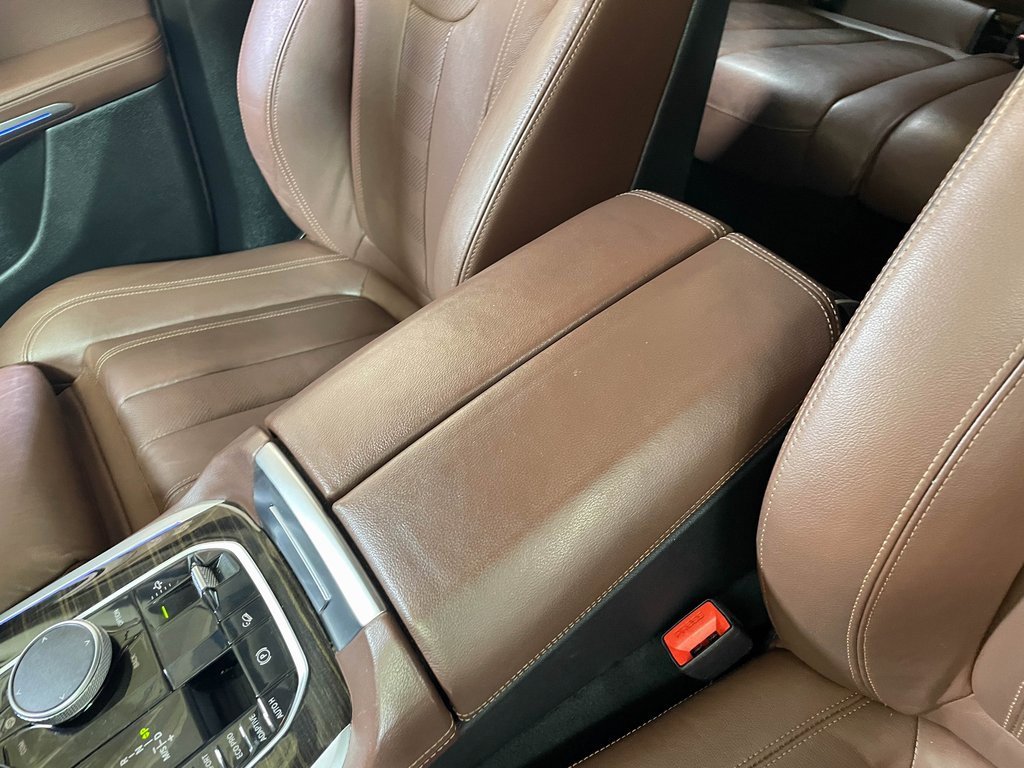 Used 2021 BMW X7 xDrive40i w/ Premium Package image 17