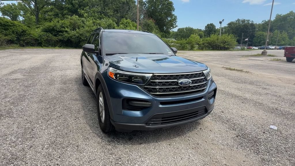 Used 2020 Ford Explorer XLT w/ Comfort Package RWD image 2