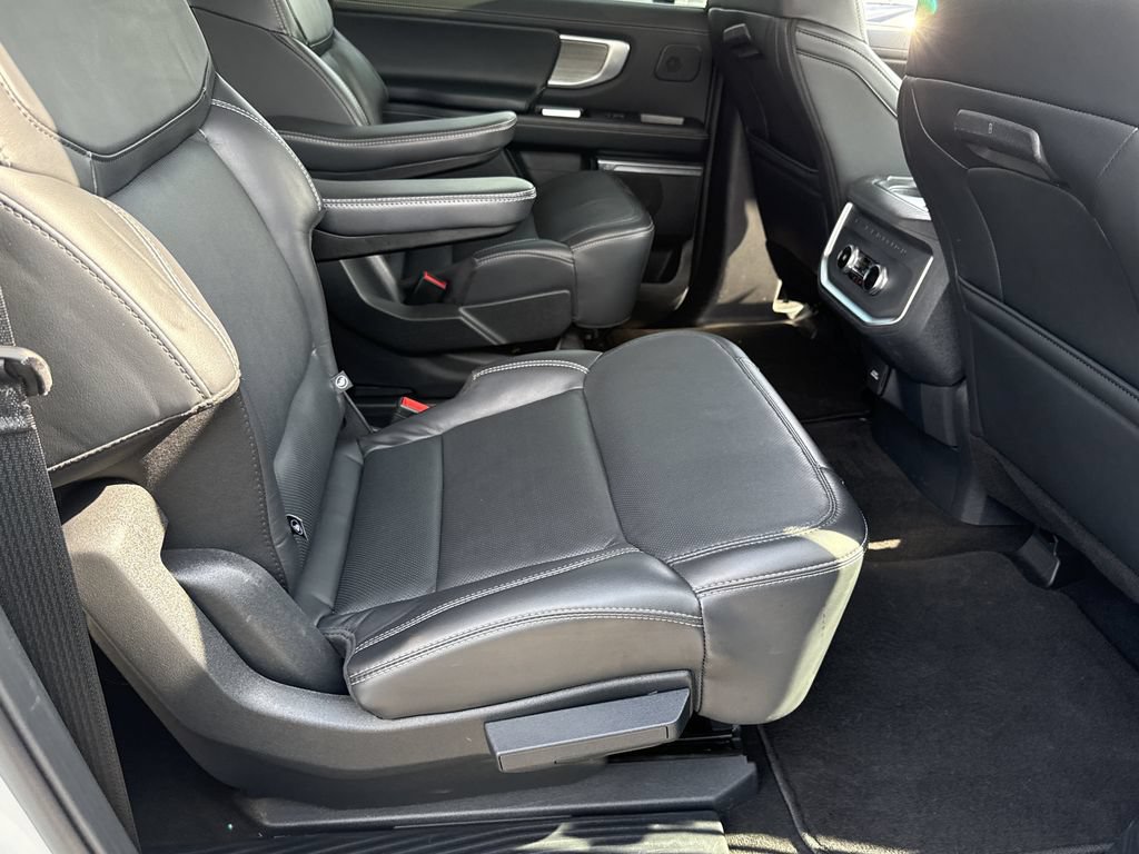 Used 2025 Ford Expedition Max Platinum w/ Driver's Package AWD/4WD image 15
