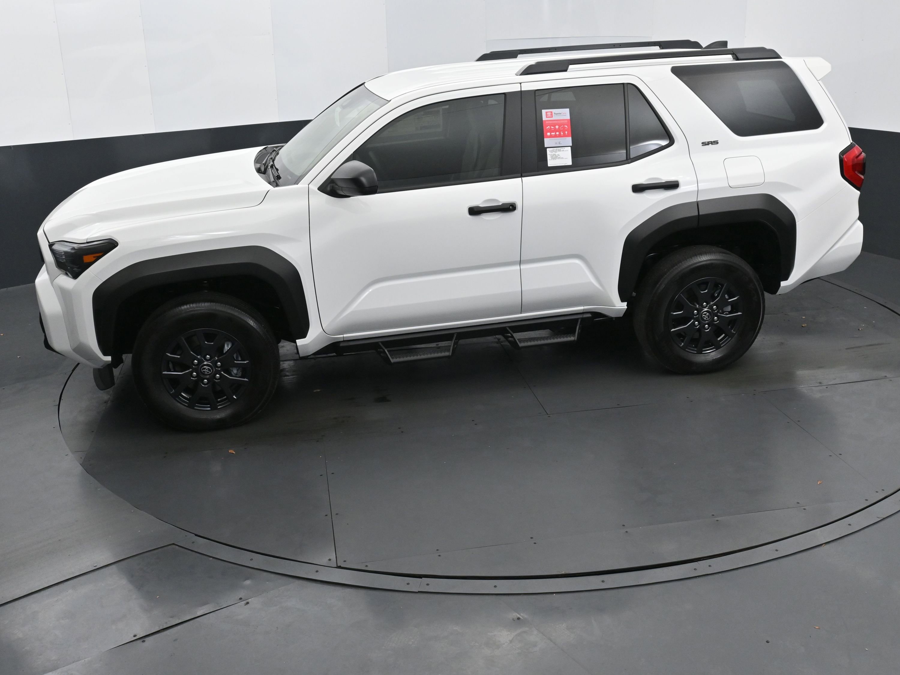 Used 2025 Toyota 4Runner SR5 AWD/4WD image 28