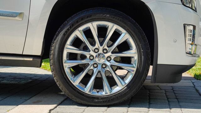 Used 2019 Cadillac Escalade ESV Premium Luxury image 31