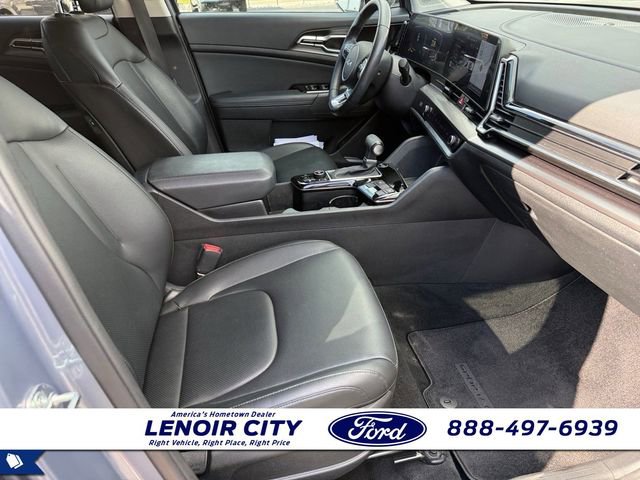 Used 2025 Kia Sportage EX FWD image 13