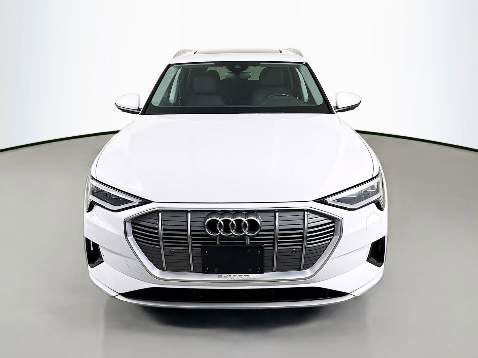 Used 2022 Audi e-tron Premium Plus image 6