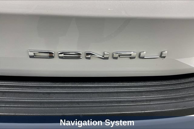 Used 2024 GMC Yukon XL Denali Ultimate AWD/4WD image 32