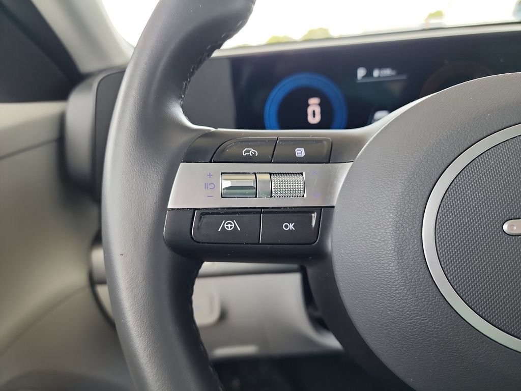 Used 2025 Hyundai Kona SEL AWD/4WD image 21