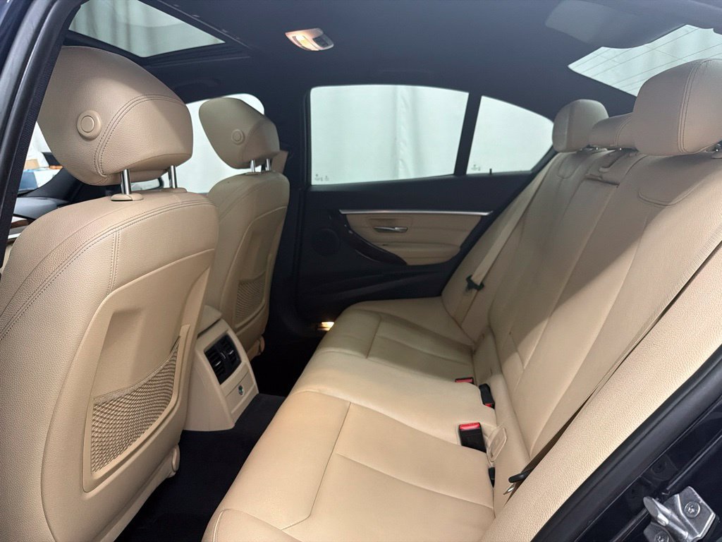 Used 2017 BMW 330i Sedan RWD image 23