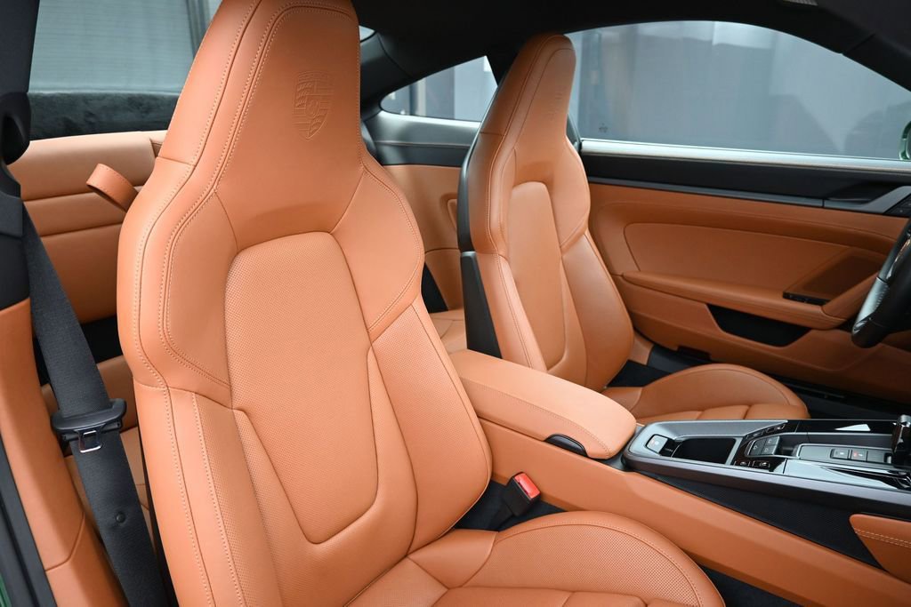 Certified 2025 Porsche 911 Carrera RWD image 30