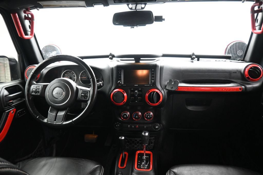 Used 2016 Jeep Wrangler Unlimited Rubicon w/ Connectivity Group AWD/4WD image 30