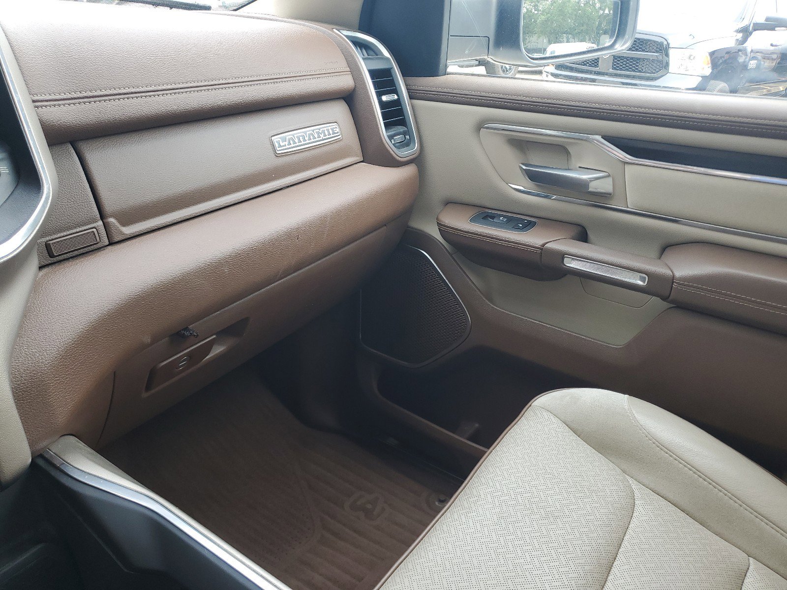 Used 2021 RAM 1500 Laramie AWD/4WD image 25