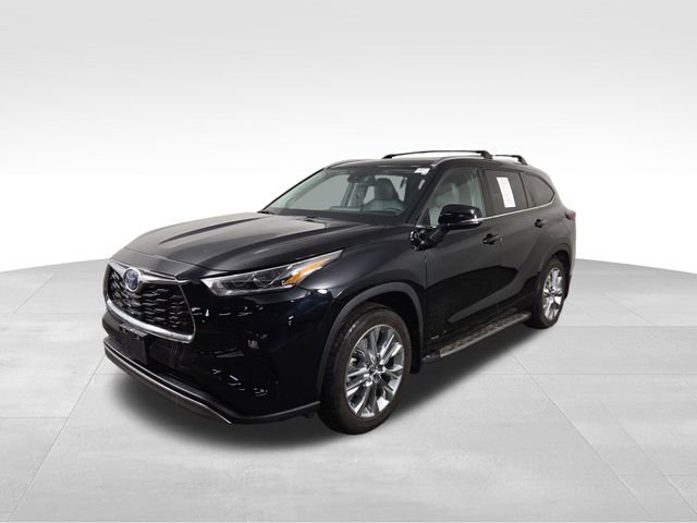 Used 2024 Toyota Highlander Limited image 2