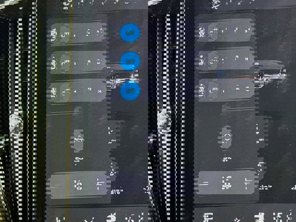 Certified 2026 Volvo XC60 B5 Ultra w/ Protection Package Premier image 21