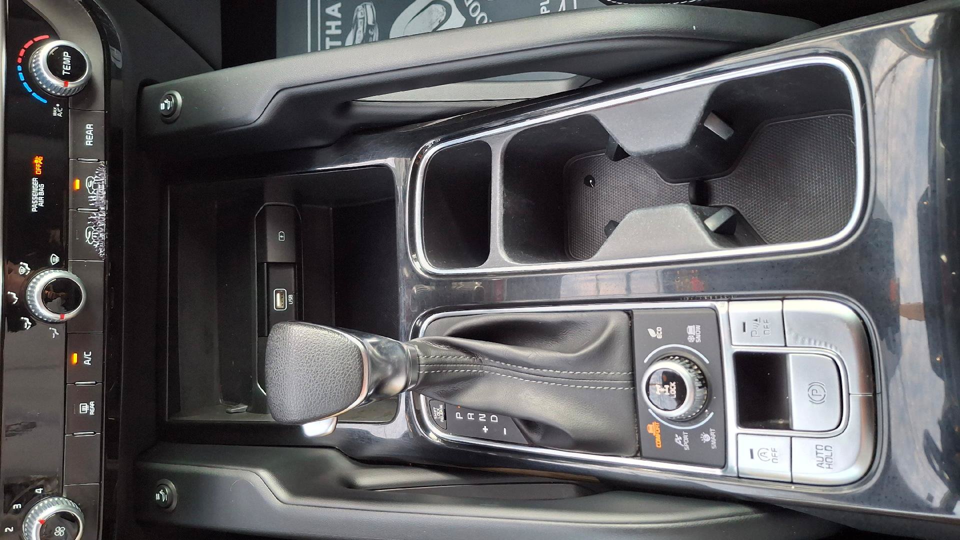 Used 2020 Kia Telluride LX AWD/4WD image 16