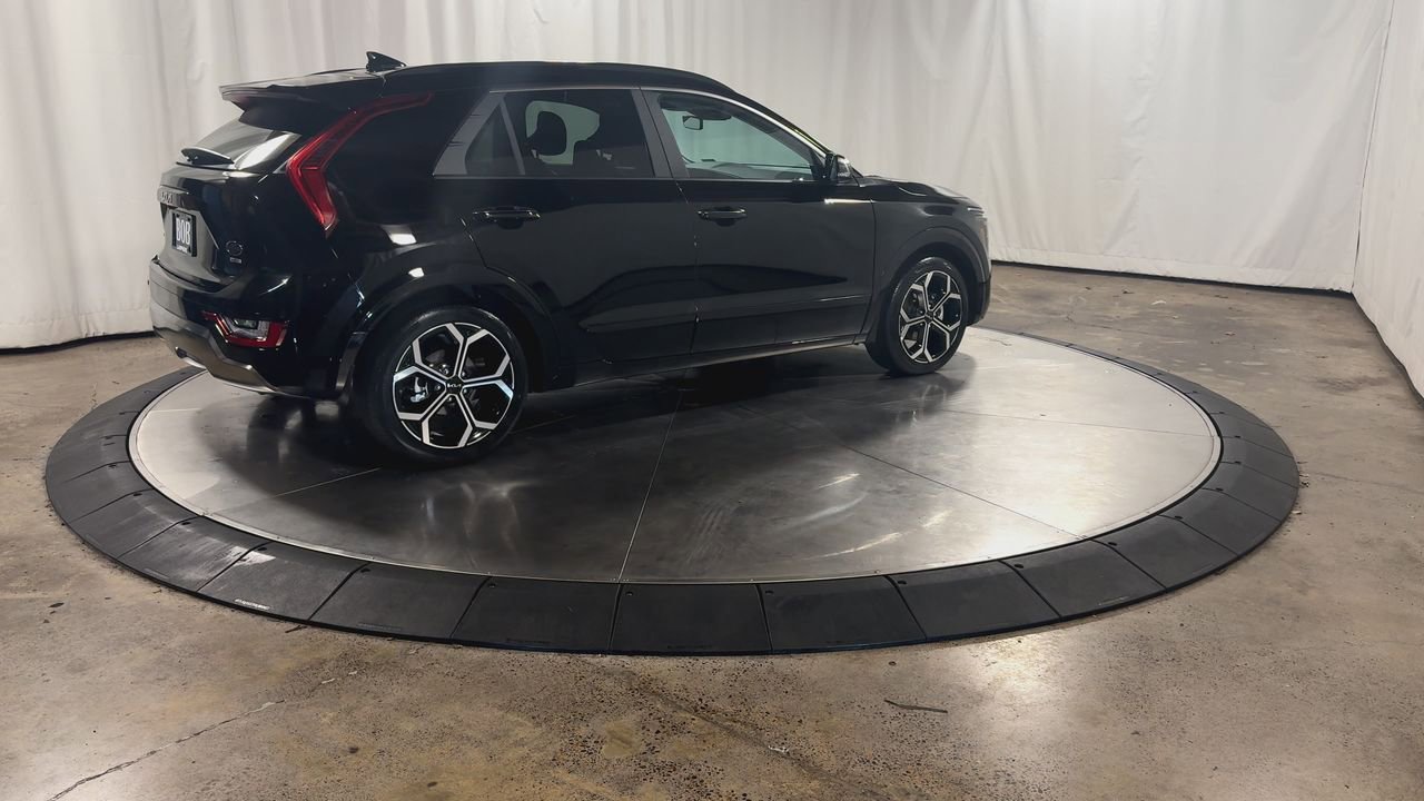 Certified 2025 Kia Niro SX Touring image 9