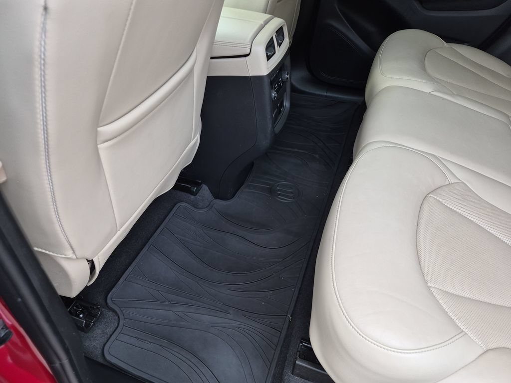 Used 2017 Buick Envision Essence FWD image 36