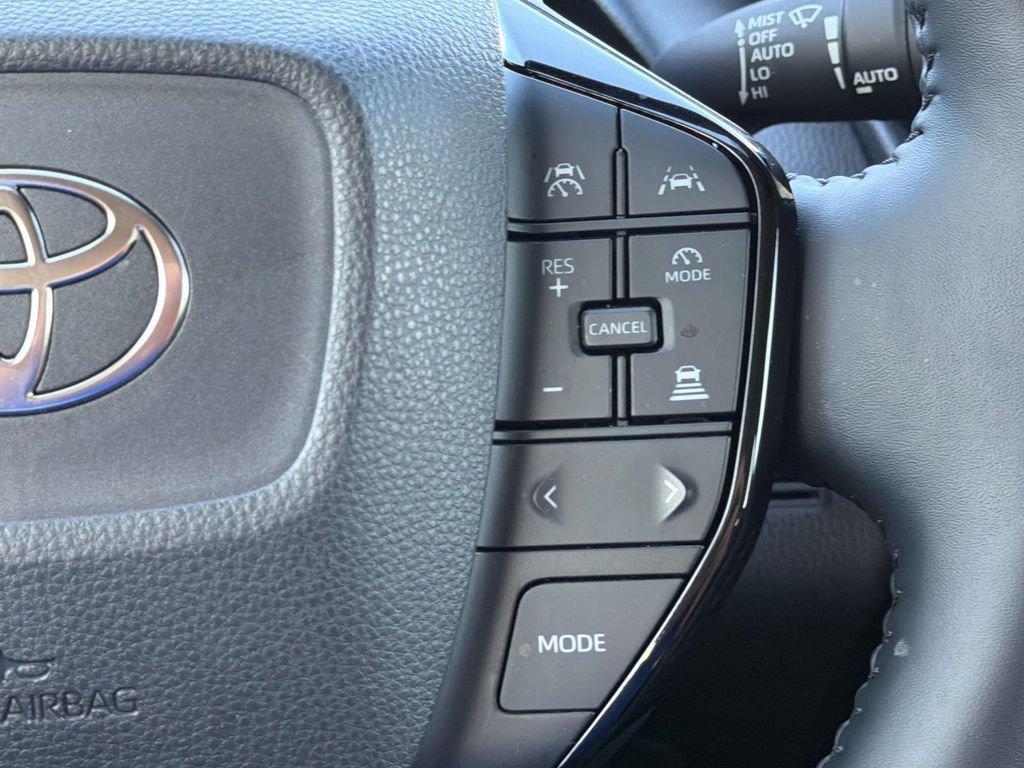 Used 2025 Toyota Prius XLE image 13