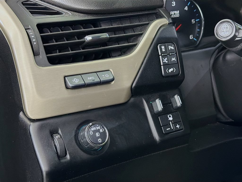 Used 2018 GMC Yukon XL Denali w/ Open Road Package RWD image 11