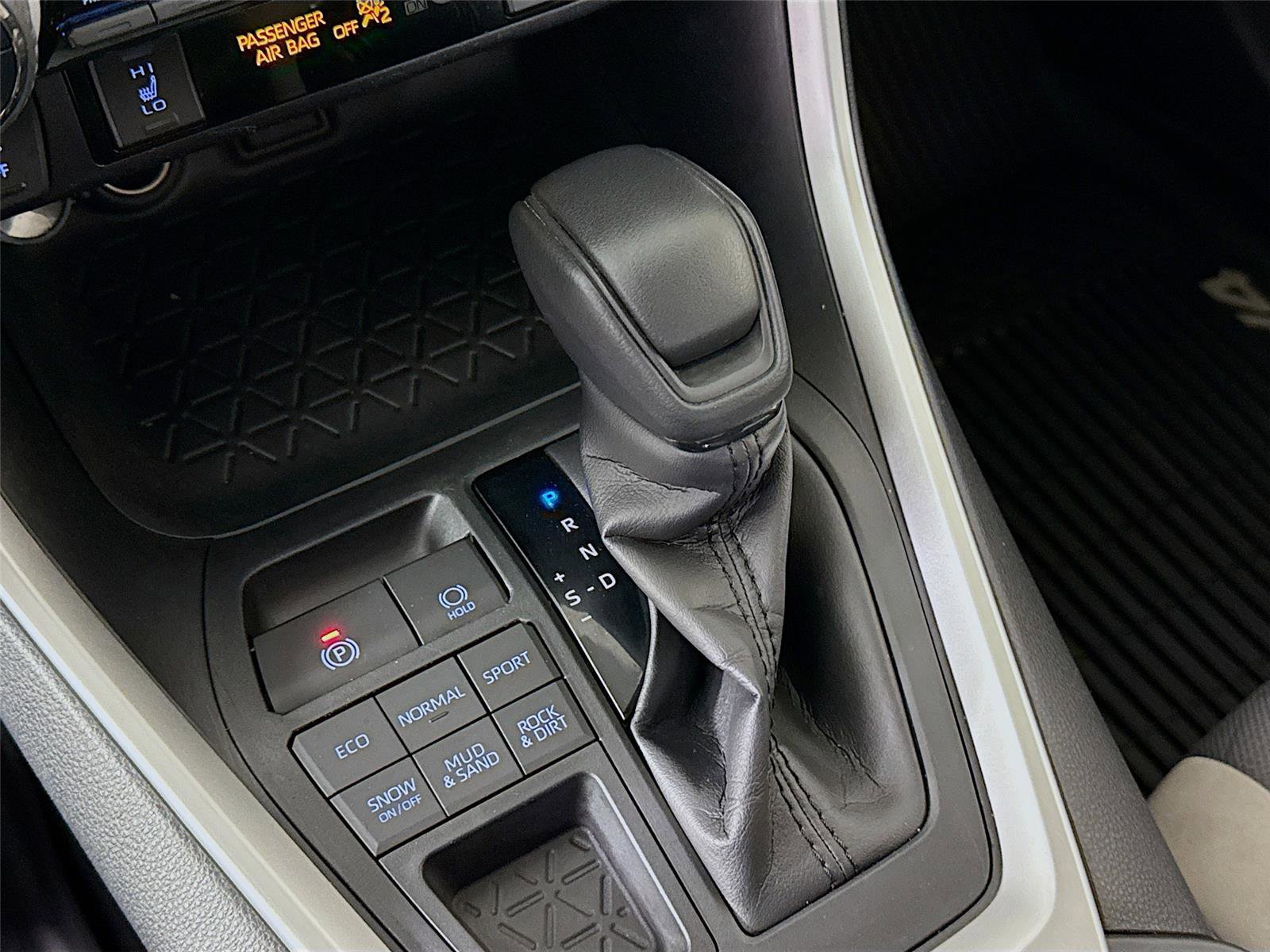 Used 2019 Toyota RAV4 XLE image 18