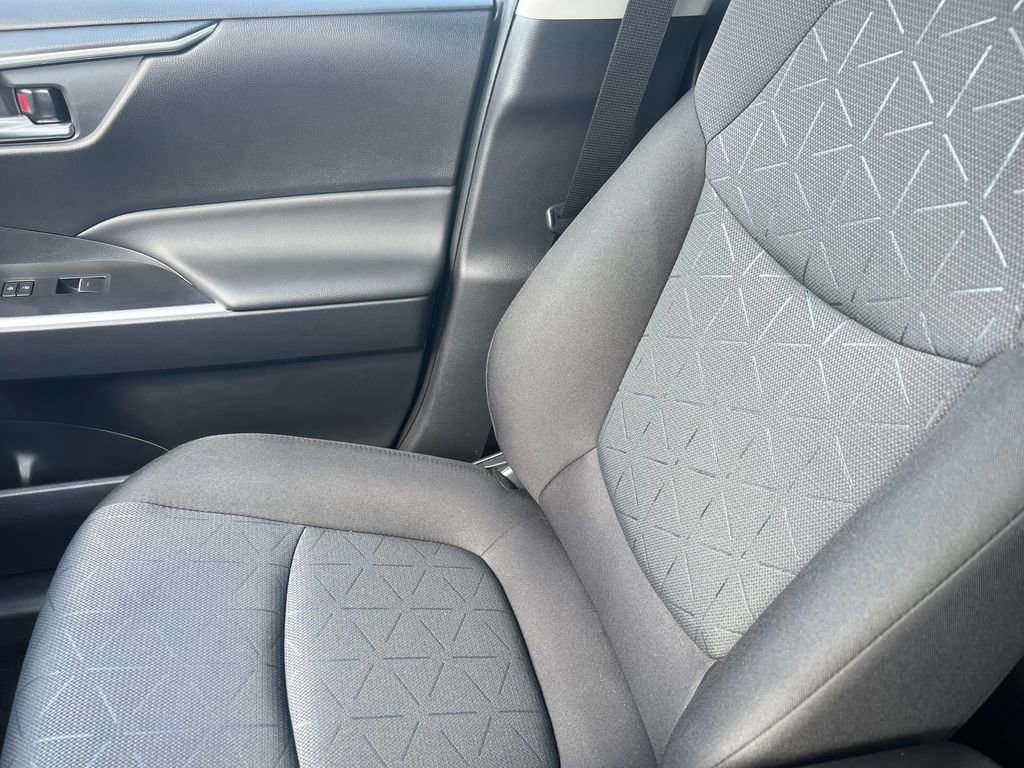Used 2025 Toyota RAV4 XLE w/ Convenience Package image 33