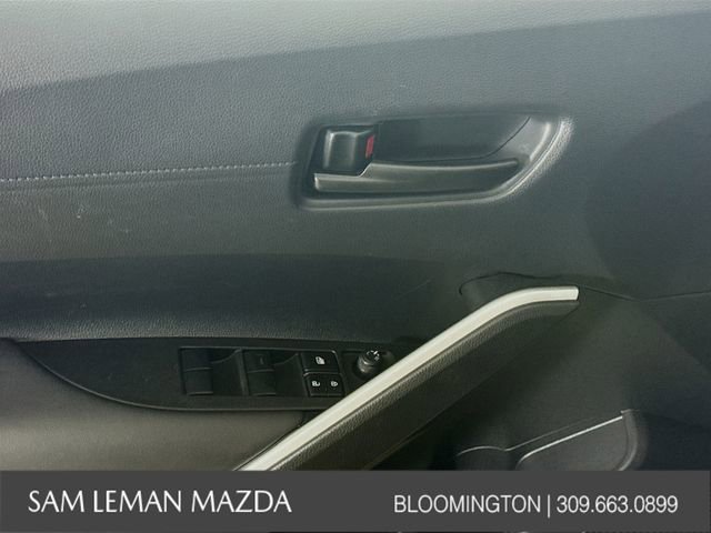 Used 2026 Toyota Corolla Cross LE image 17