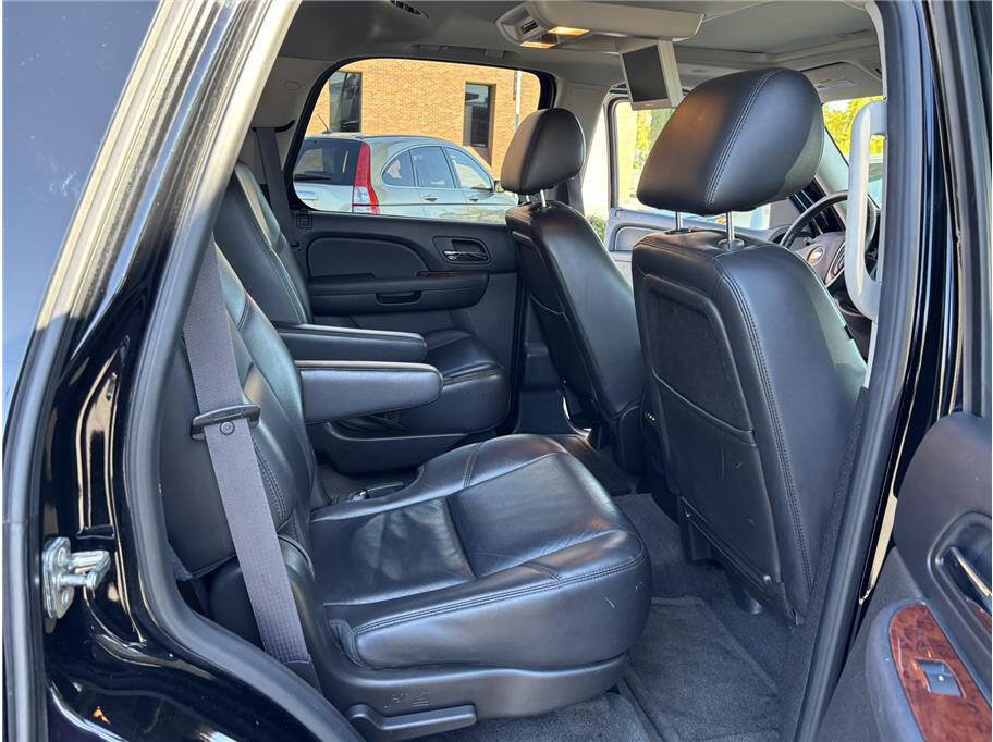 Used 2011 Chevrolet Tahoe LTZ image 16