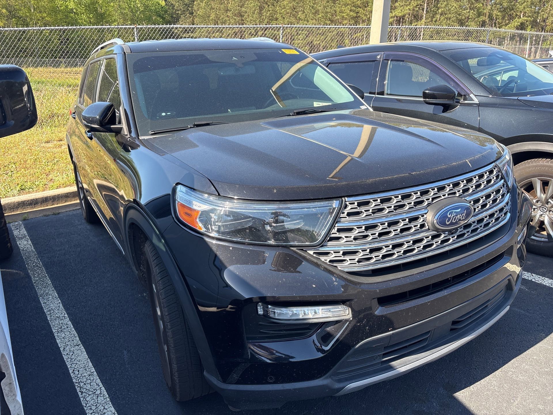 Used 2022 Ford Explorer Limited w/ Equipment Group 301A image 2