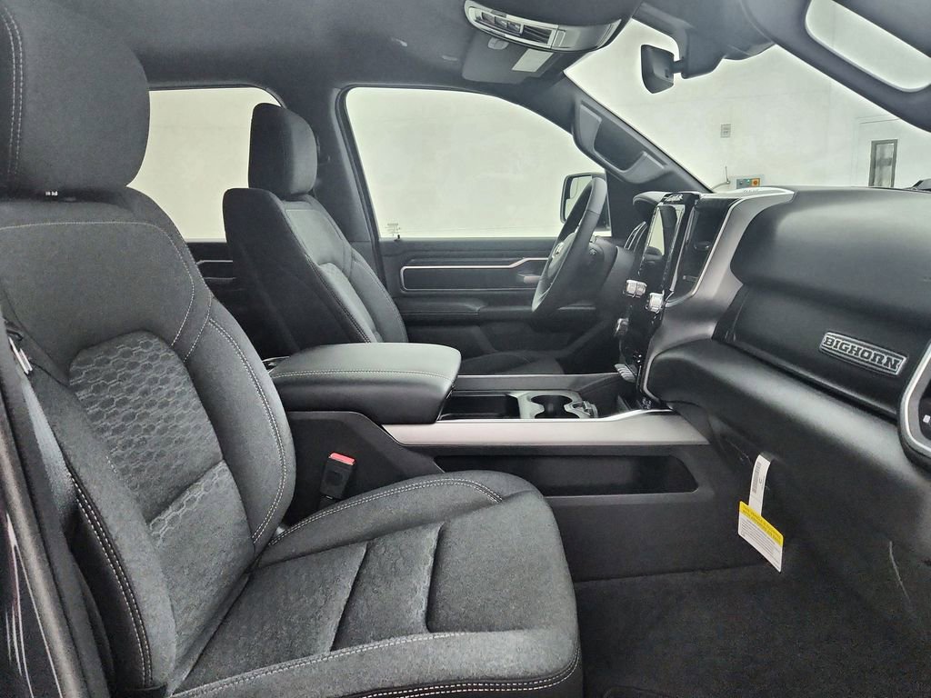 New 2026 RAM 1500 4x4 Crew Cab image 33