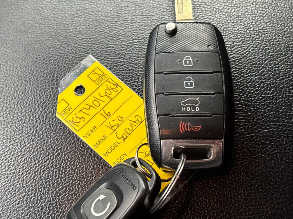 Used 2016 Kia Sorento LX image 34