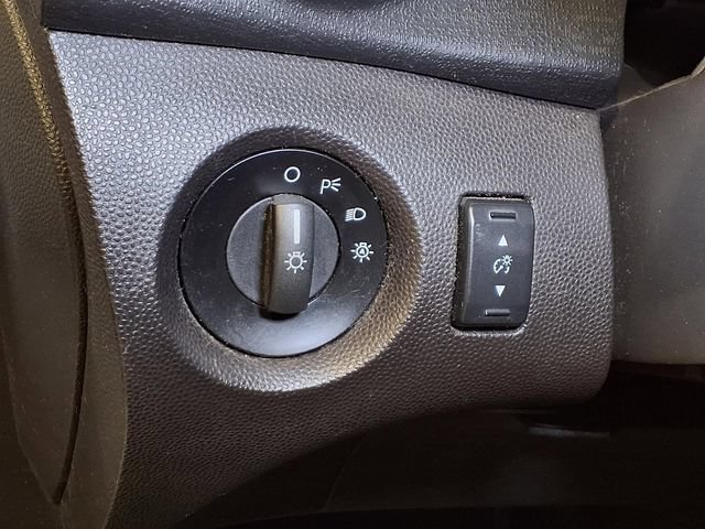 Used 2015 Ford Fiesta SE FWD image 17