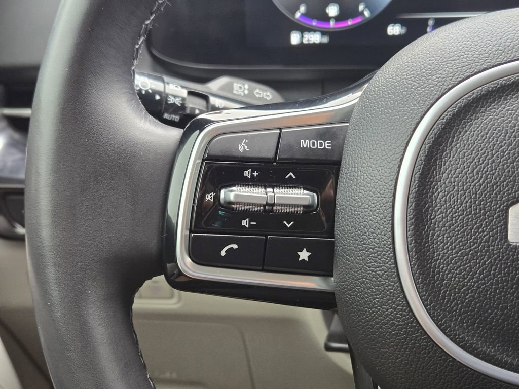 Used 2024 Kia Carnival SX Prestige image 28
