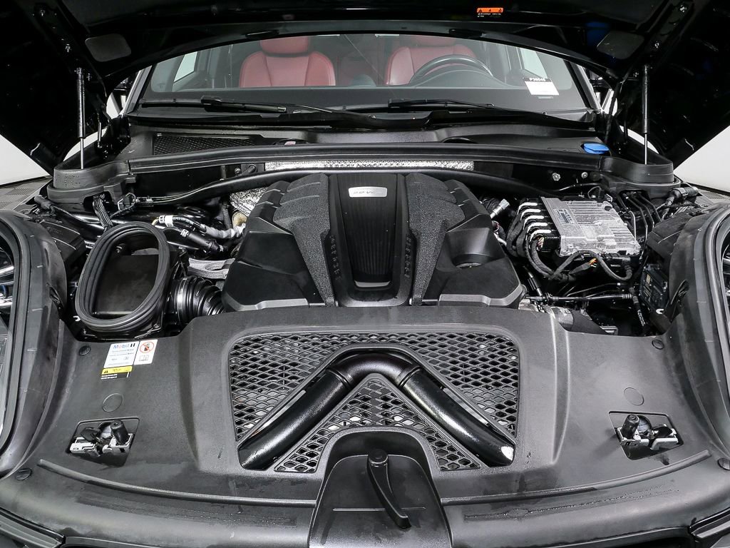 Certified 2023 Porsche Macan S AWD/4WD image 35