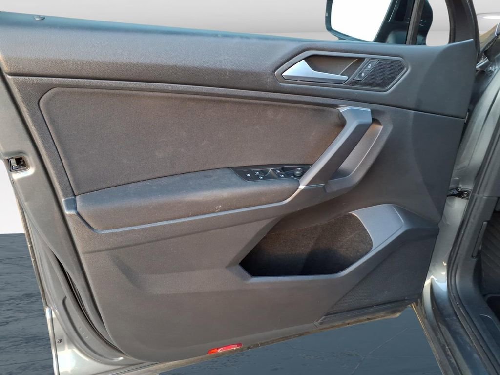 Used 2020 Volkswagen Tiguan S image 22