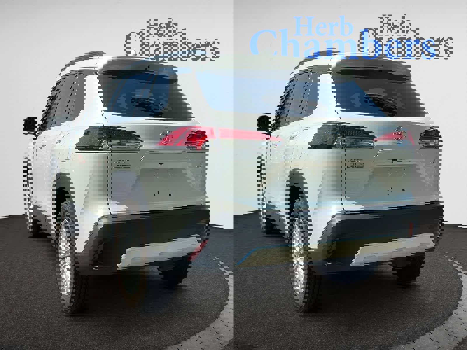 Used 2022 Toyota Corolla Cross LE image 3