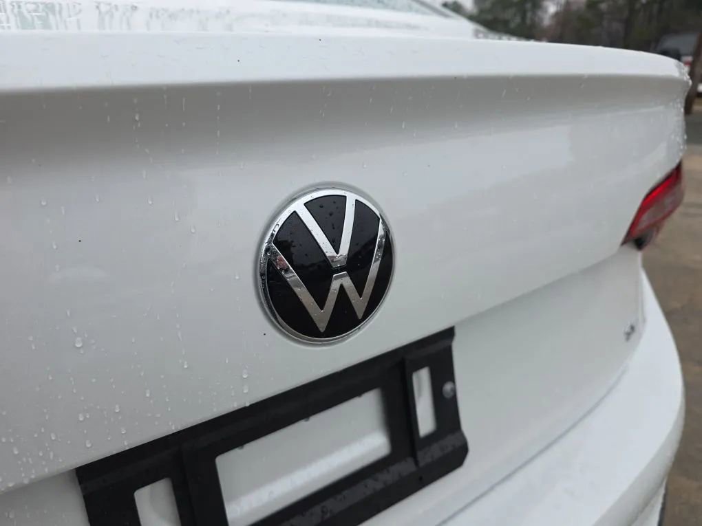 Used 2023 Volkswagen Jetta SE FWD image 10