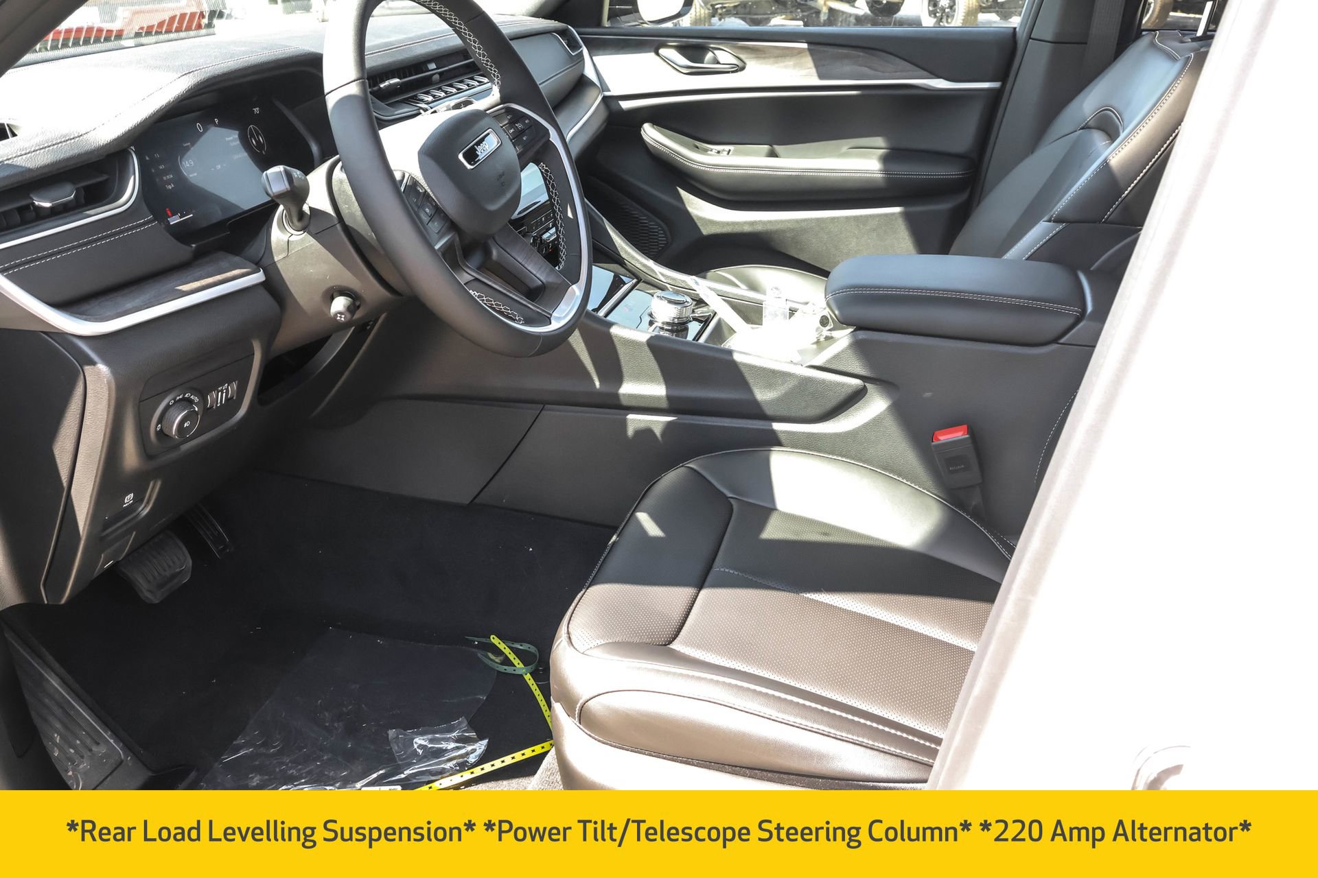 New 2025 Jeep Grand Cherokee Limited w/ Luxury Tech Group II image 5