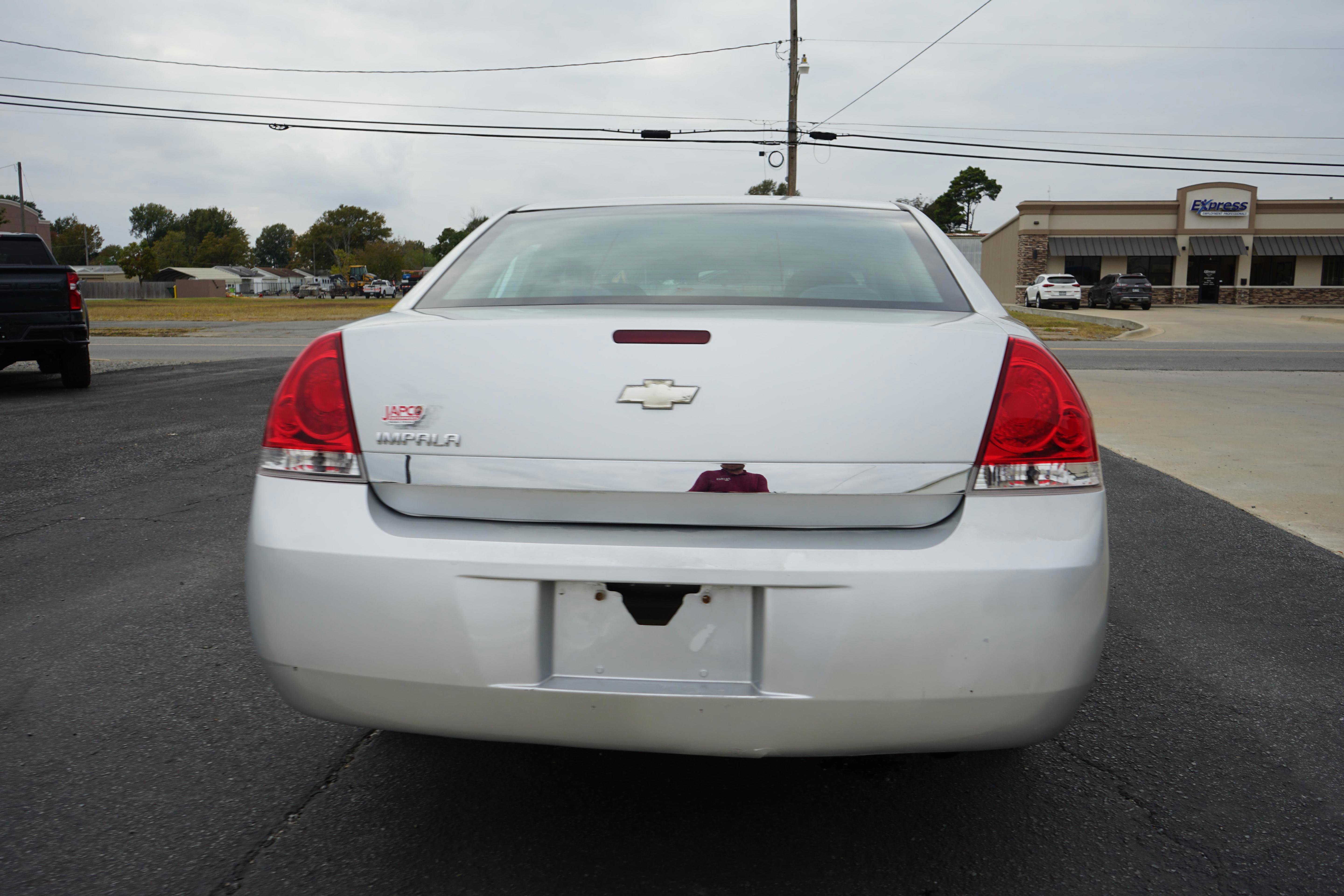 Used 2010 Chevrolet Impala LS image 4