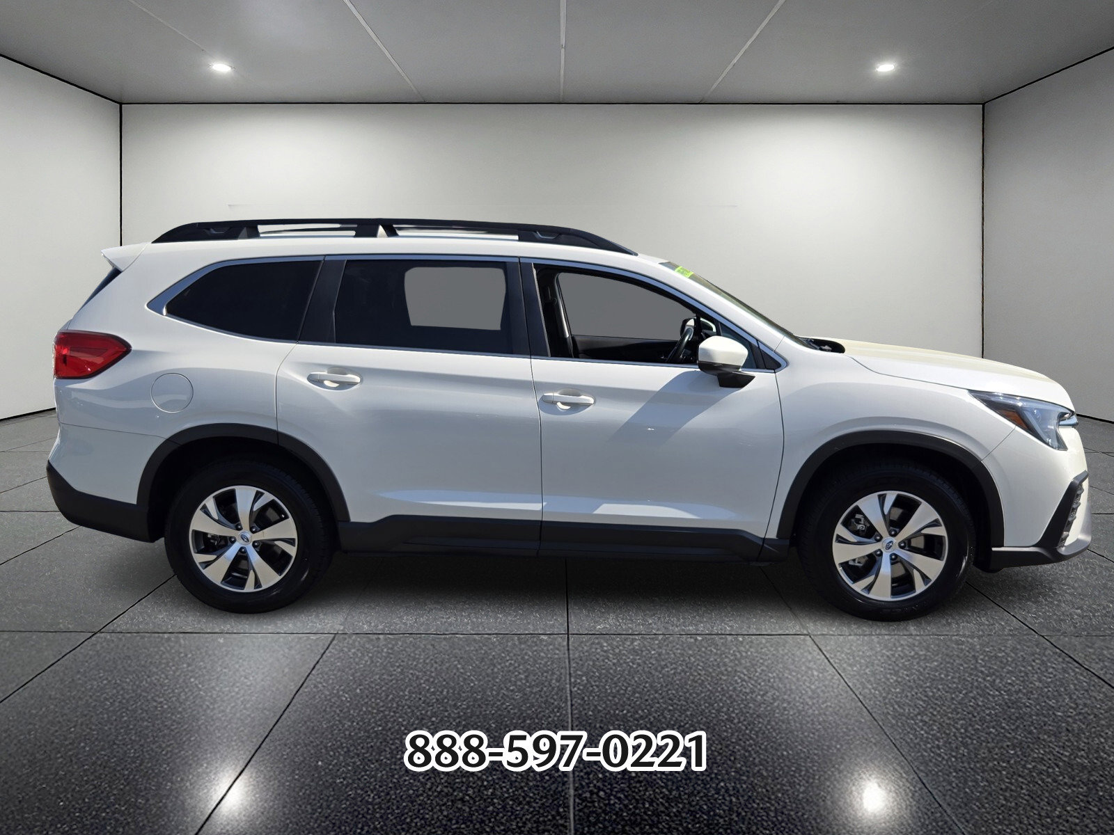 Used 2024 Subaru Ascent Premium w/ Convenience Package image 6