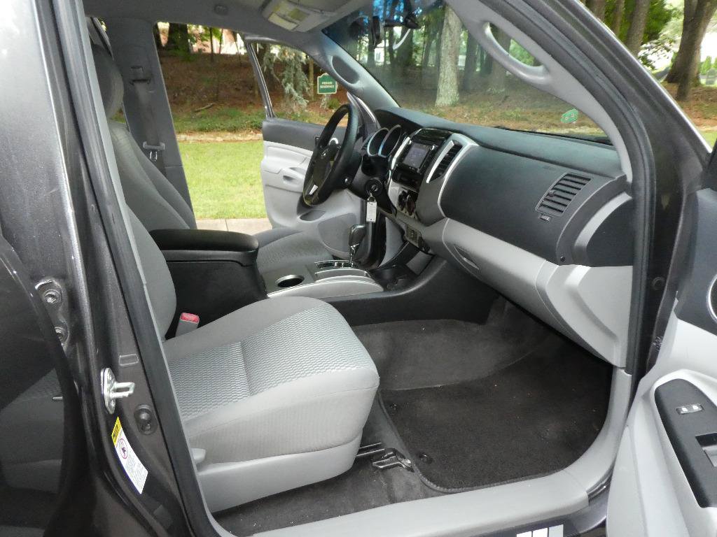 Used 2015 Toyota Tacoma 4x4 Double Cab w/ SR5 Package image 7